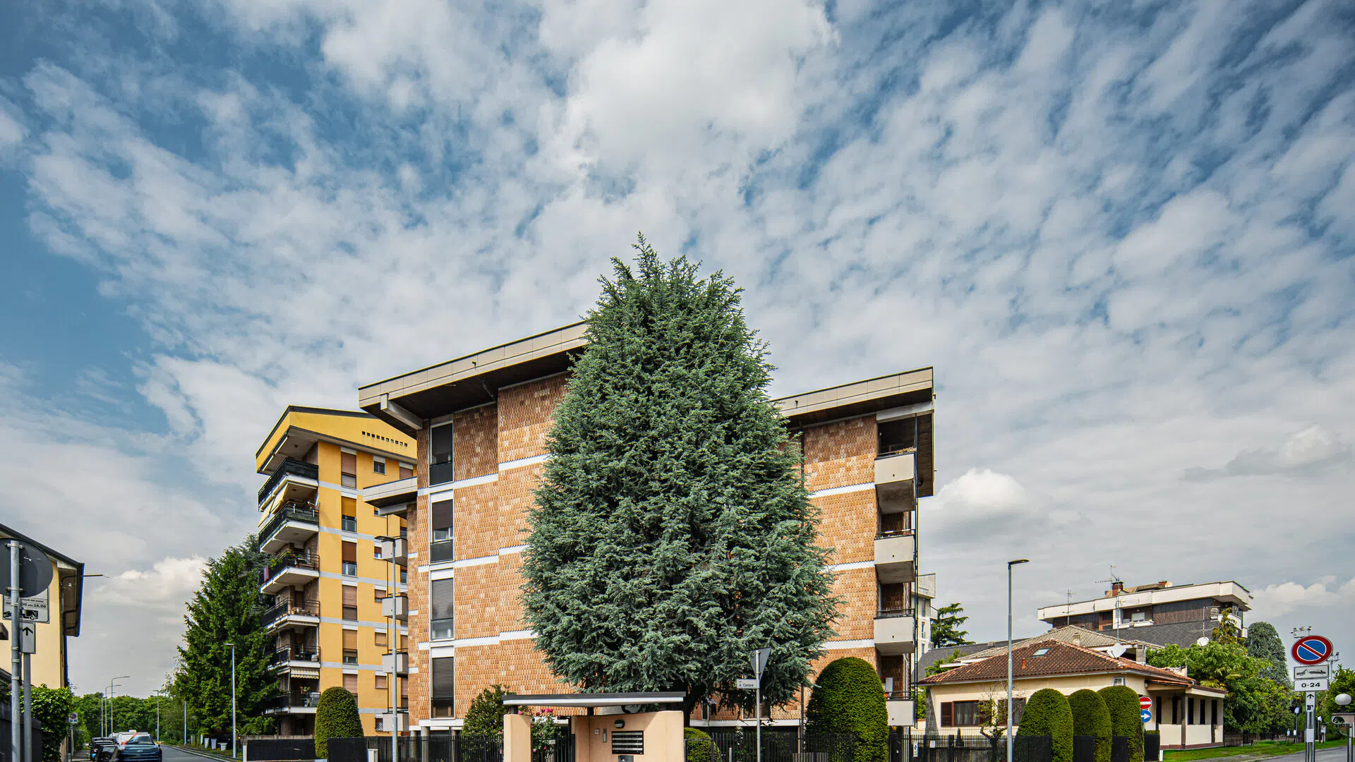 via-della-croce-16-quadrilocale-rho-hero-jpg-01.webp